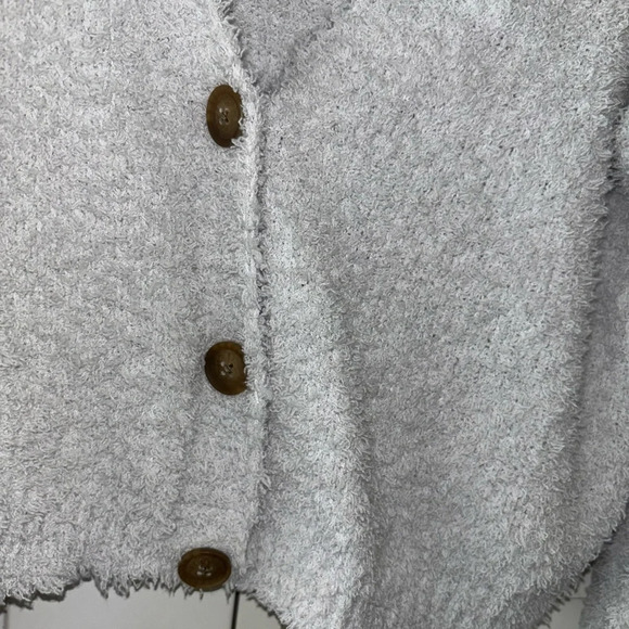 ALYA 3 button crop cardigan - Picture 2 of 7